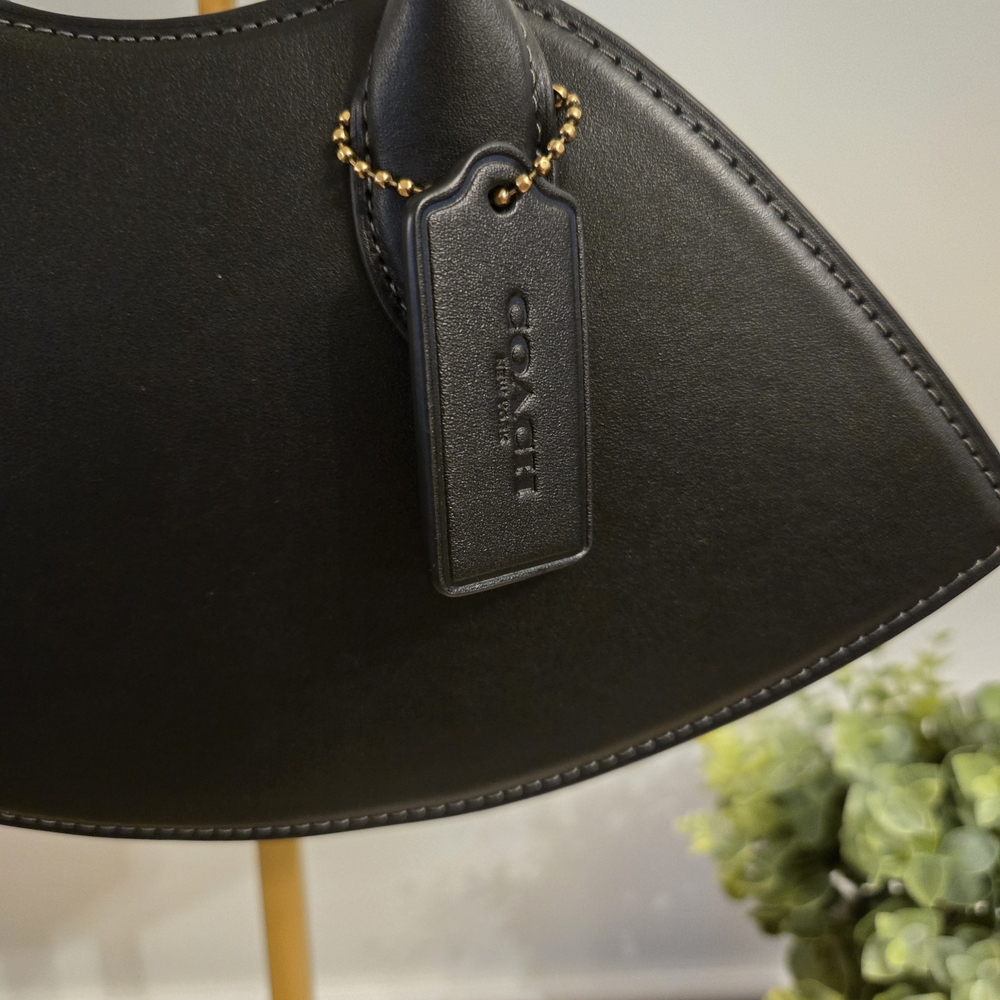 Coach Glovetanned Leather Lip Bag – Black - Picture 2 of 6